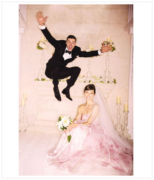 Chụp hình cưới với áo cưới màu pastel