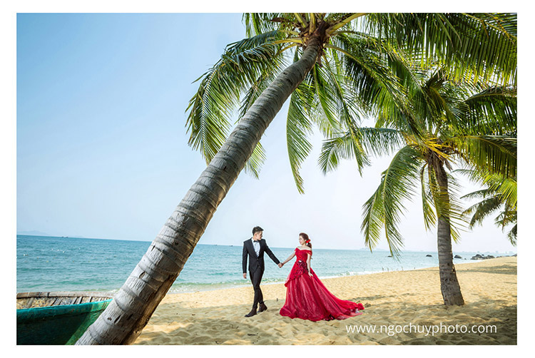 Mặc gì khi đi chụp hình cưới ở biển? 