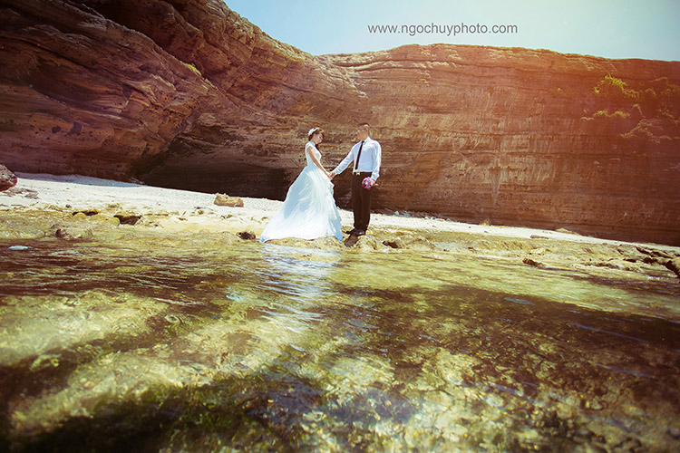 Mặc gì khi đi chụp hình cưới ở biển? 