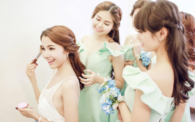  Quán quân Viet Fashion Icon 2015 Tôn Tuyền hóa cô dâu rạng ngời bên chú rể DV Ngọc Thuận