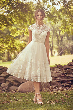 13 chiếc váy cưới ngắn dành cho cô dâu yêu thích sự mới mẻ