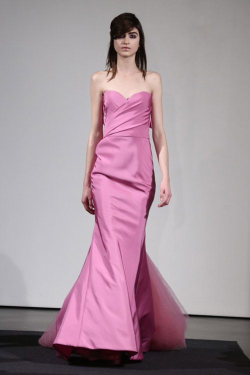 Vera Wang ra mắt BST váy cưới màu hồng