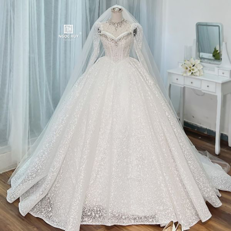 Các mẫu váy cưới đơn giản cho nàng dâu 2023